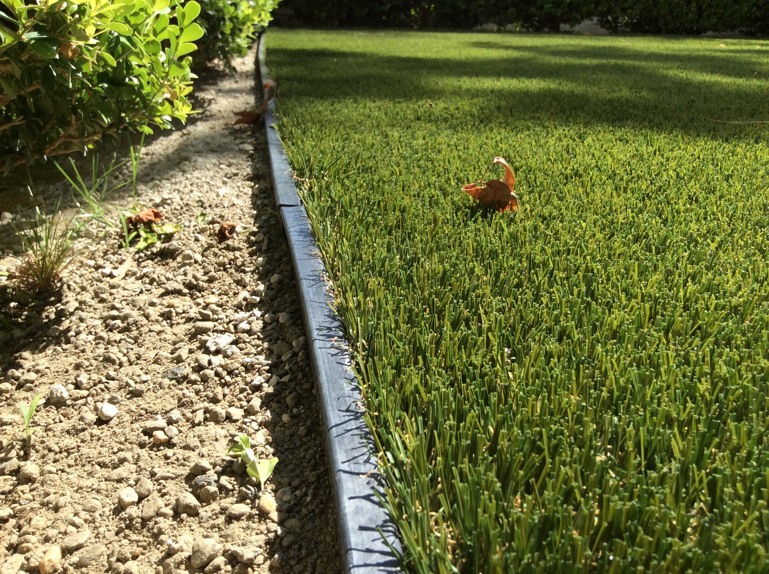 fake grass edging